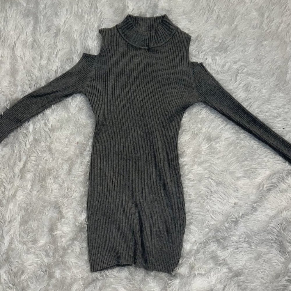 Roma Knit Halter Bodycon Dress. Size: S